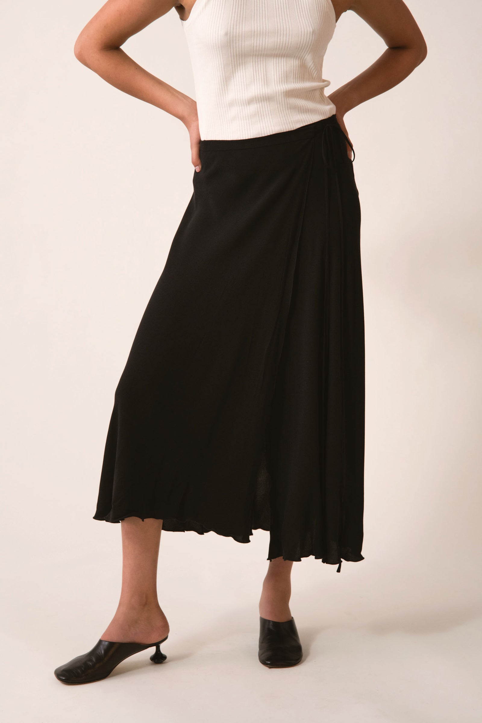 BELL SKIRT BLACK