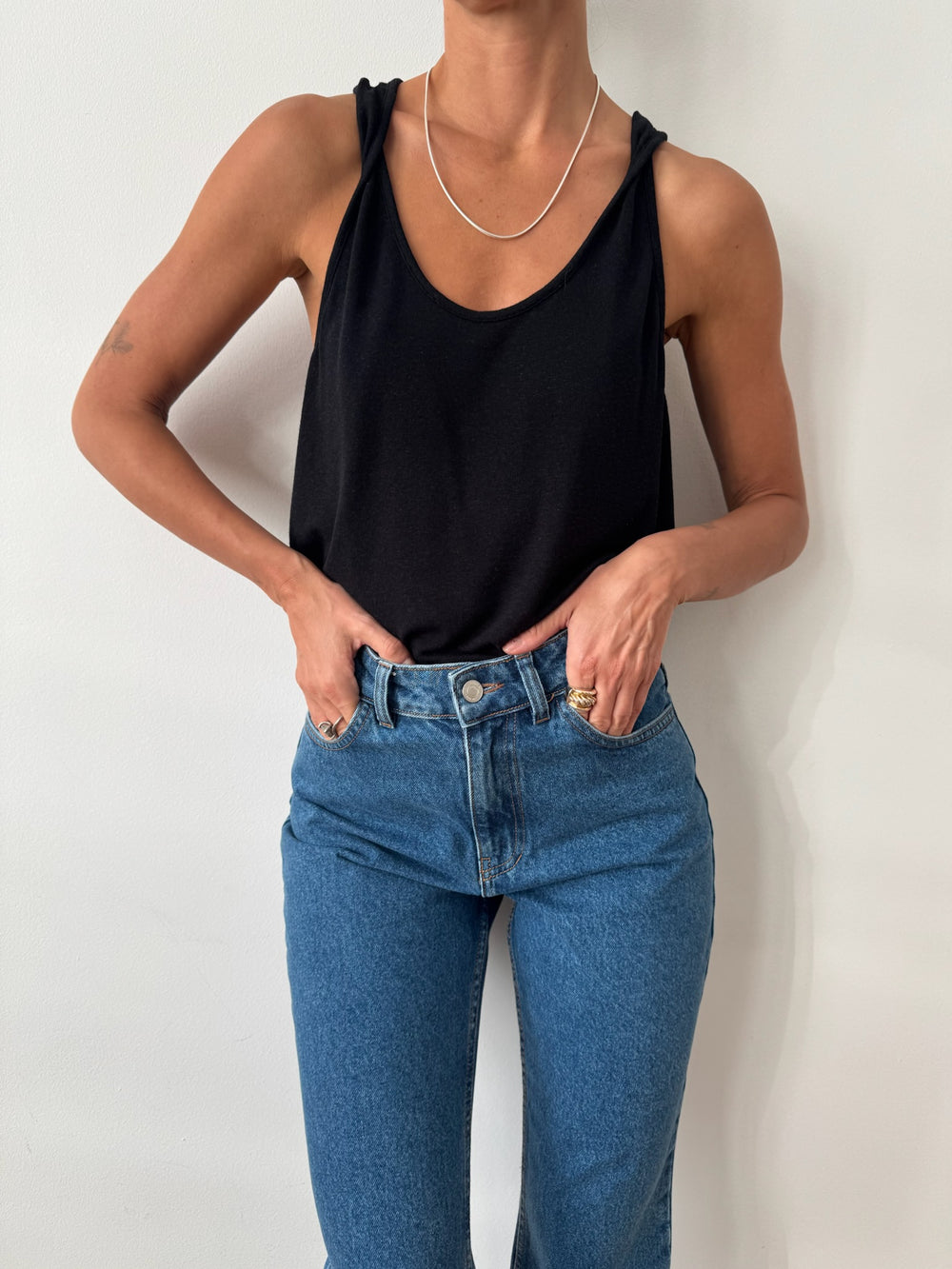 TOP LINN BLACK